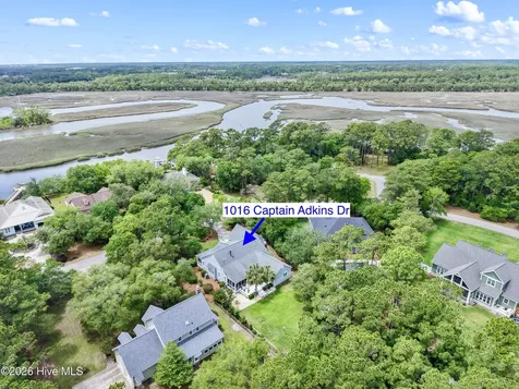1016 Captain Adkins Drive SE Southport NC 28461