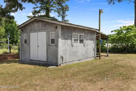 1905 Hullwood Drive Kinston NC 28504