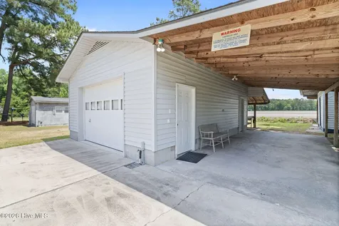 1905 Hullwood Drive Kinston NC 28504