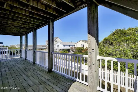 1207 N Topsail Drive Surf City NC 28445