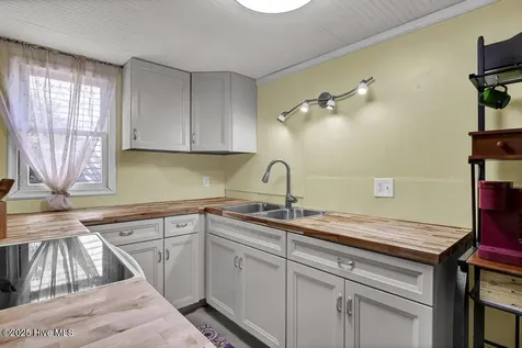 1207 N Topsail Drive Surf City NC 28445