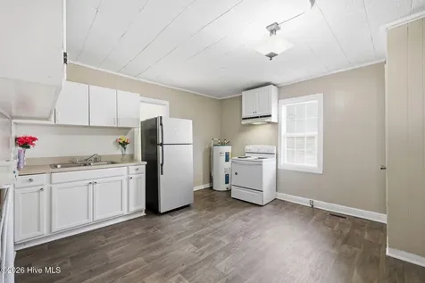 305 S Mcdaniel Street Kinston NC 28501