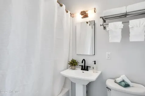 621 Mohican Trail Wilmington NC 28409