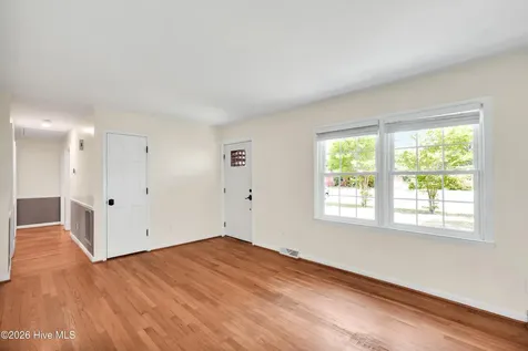 621 Mohican Trail Wilmington NC 28409