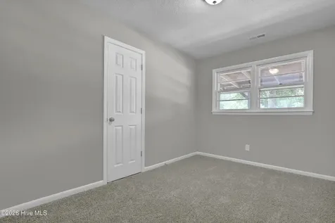 135 Jupiter Trail Jacksonville NC 28546
