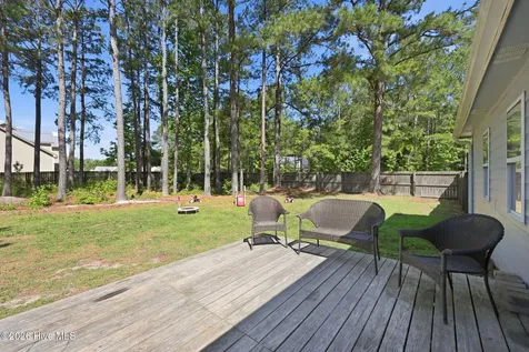 339 Riggs Road Hubert NC 28539