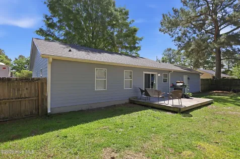 339 Riggs Road Hubert NC 28539
