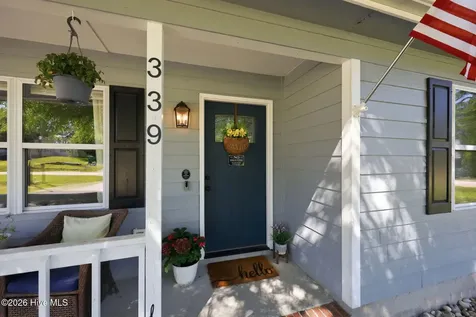 339 Riggs Road Hubert NC 28539