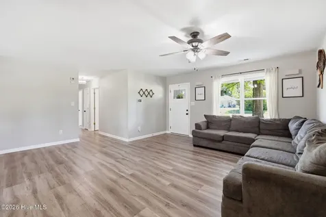 339 Riggs Road Hubert NC 28539