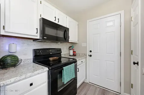 339 Riggs Road Hubert NC 28539