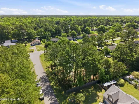339 Riggs Road Hubert NC 28539