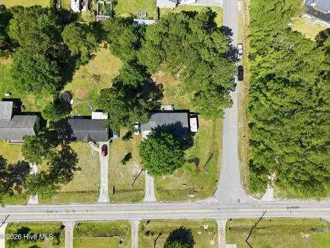 339 Riggs Road Hubert NC 28539