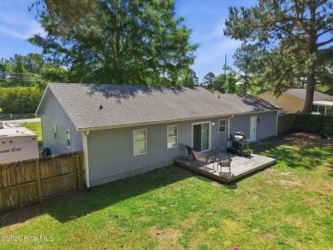 339 Riggs Road Hubert NC 28539