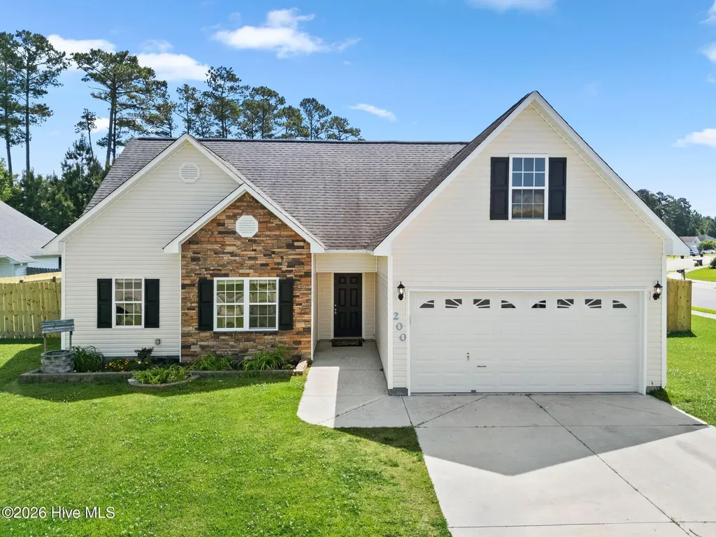 200 Ivy Glen Lane Jacksonville NC 28546