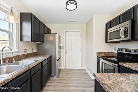 200 Ivy Glen Lane Jacksonville NC 28546