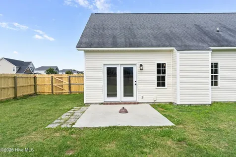 200 Ivy Glen Lane Jacksonville NC 28546