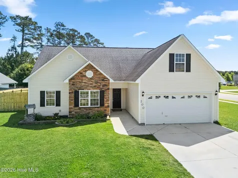 200 Ivy Glen Lane Jacksonville NC 28546