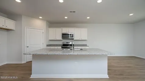 526 Tea Tree Circle Navassa NC 28451