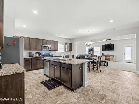 842 Tuscarora Trail Jacksonville NC 28546