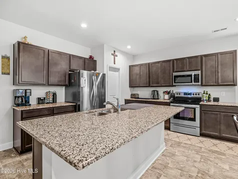 842 Tuscarora Trail Jacksonville NC 28546