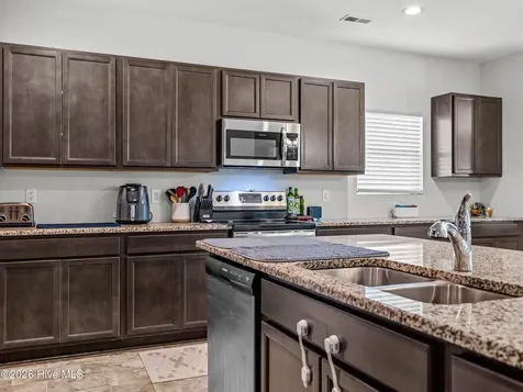 842 Tuscarora Trail Jacksonville NC 28546