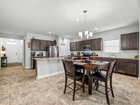 842 Tuscarora Trail Jacksonville NC 28546