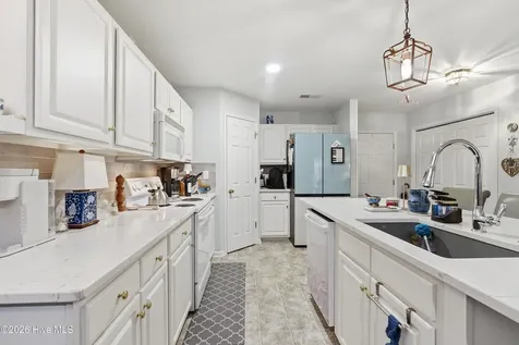 5006 Hunters Trail Wilmington NC 28405