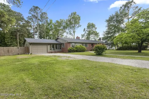 310 E Cliff Street Wallace NC 28466