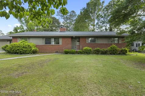 310 E Cliff Street Wallace NC 28466