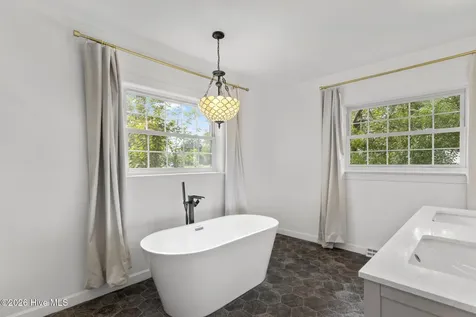 310 E Cliff Street Wallace NC 28466