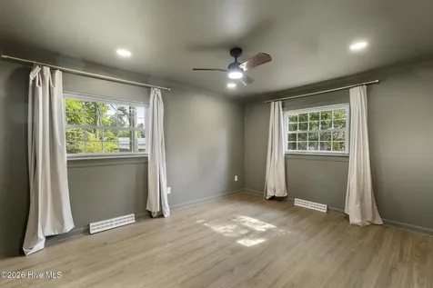310 E Cliff Street Wallace NC 28466