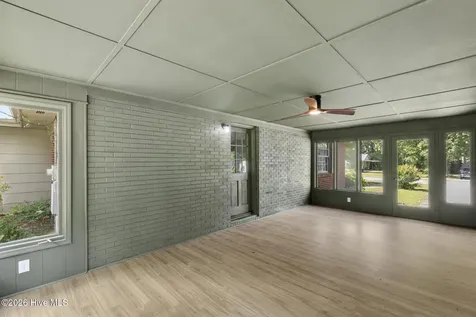 310 E Cliff Street Wallace NC 28466