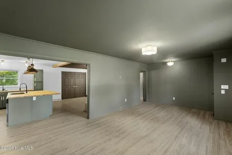 310 E Cliff Street Wallace NC 28466