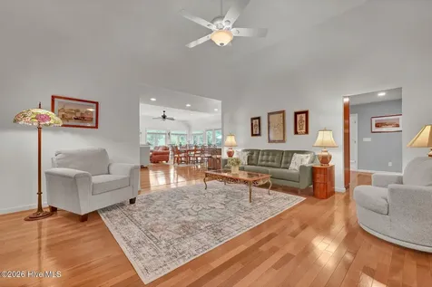 8207 Mainsail Lane Wilmington NC 28412