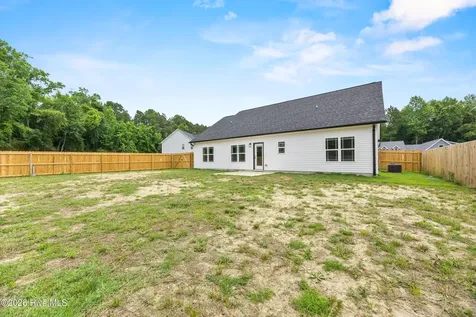 309 Belgian Court Richlands NC 28574