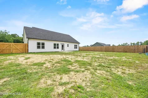 309 Belgian Court Richlands NC 28574