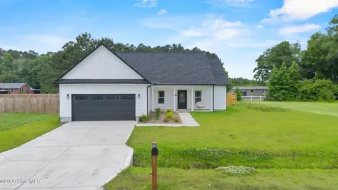 309 Belgian Court Richlands NC 28574