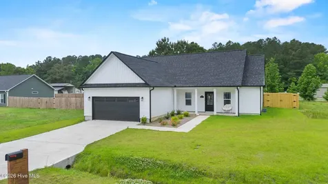 309 Belgian Court Richlands NC 28574