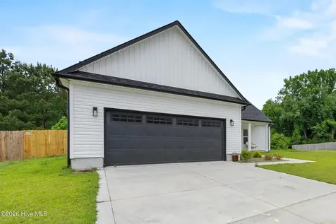 309 Belgian Court Richlands NC 28574