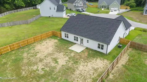 309 Belgian Court Richlands NC 28574