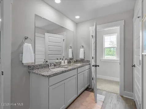 1198 Sandy Heights Loop Navassa NC 28451