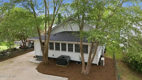 205 E 11th Street Washington NC 27889