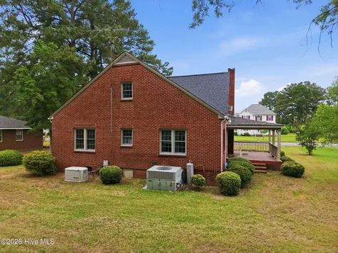 205 W Purvis Street Robersonville NC 27871