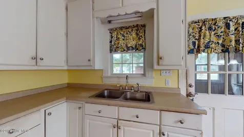 205 W Purvis Street Robersonville NC 27871
