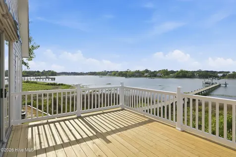 1510 Avery Street Morehead City NC 28557