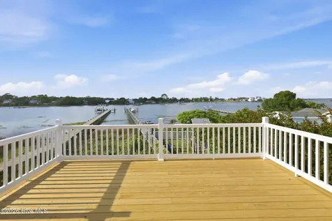 1510 Avery Street Morehead City NC 28557
