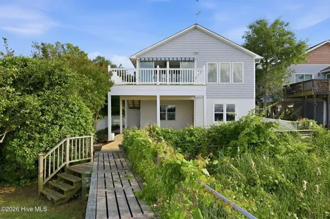 1510 Avery Street Morehead City NC 28557