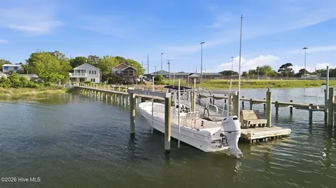 1510 Avery Street Morehead City NC 28557