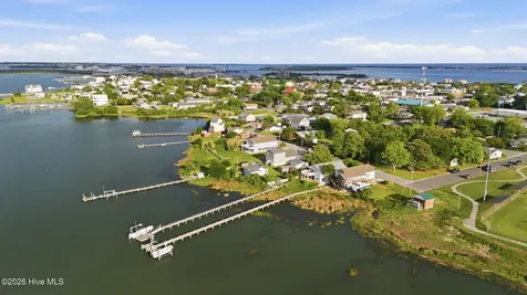 1510 Avery Street Morehead City NC 28557