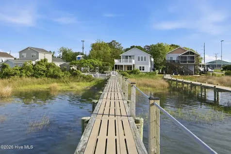 1510 Avery Street Morehead City NC 28557